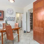 فيلة Renata *
